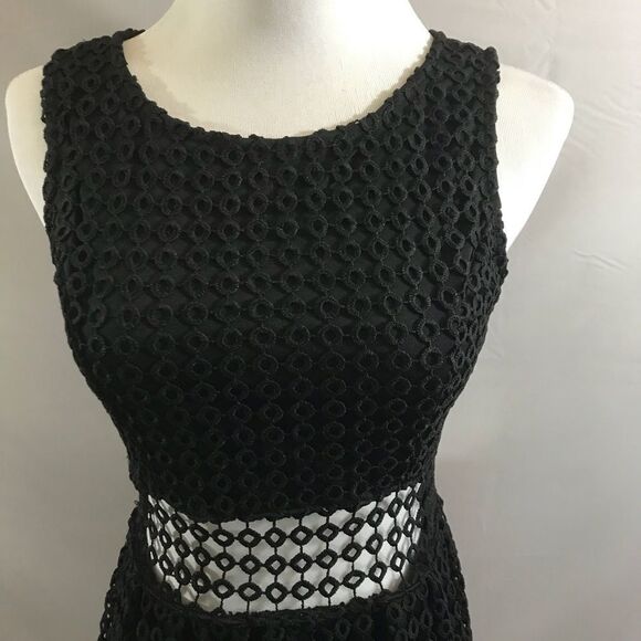 Romeo + Juliet Couture Black Lace Fit Flare Mini Woman's Cocktail Crochet Dress - Picture 3 of 5